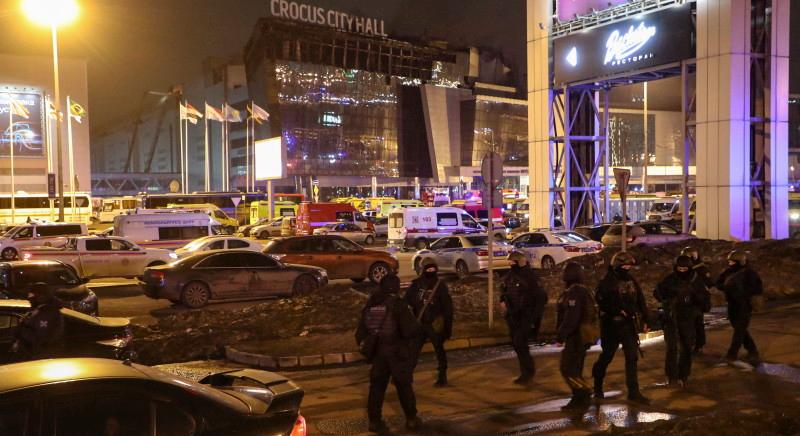 Több mint 140-re nőtt a moszkvai terrortámadás halálos áldozatainak száma