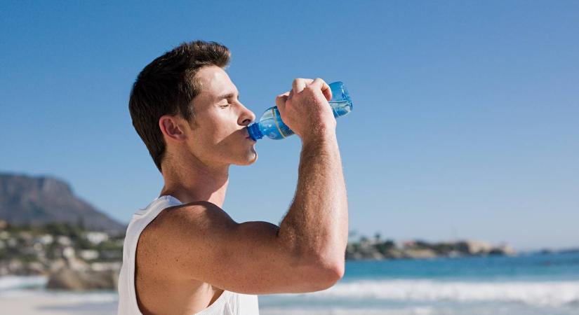 Súlyos mellékhatásokkal jár, ha nem fogyasztunk elég vizet