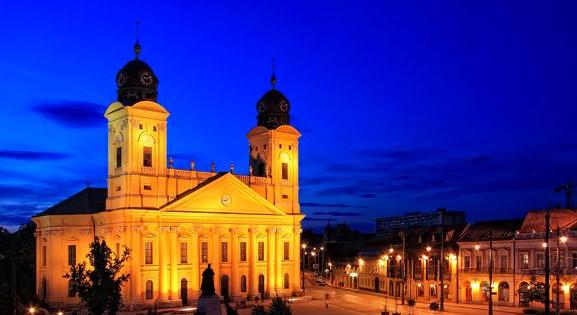 Elárasztották Debrecent a külföldi turisták - de hova mentek a magyarok?