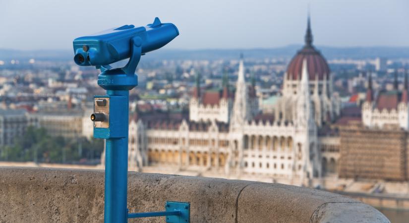 Lassú kilábalás elé néz a magyar gazdaság, érdemi kockázatok leselkednek az idei költségvetésre