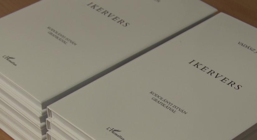 60 év 60 vers - Bemutatták Vadász János Ikervers című kötetét a könyvtárban