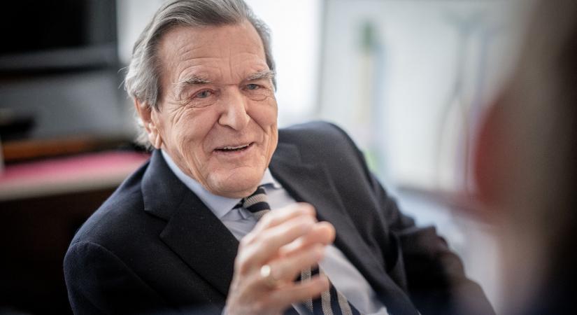 Gerhard Schröder szerint Putyinhoz fűződő barátsága még segíthet a békekötésben