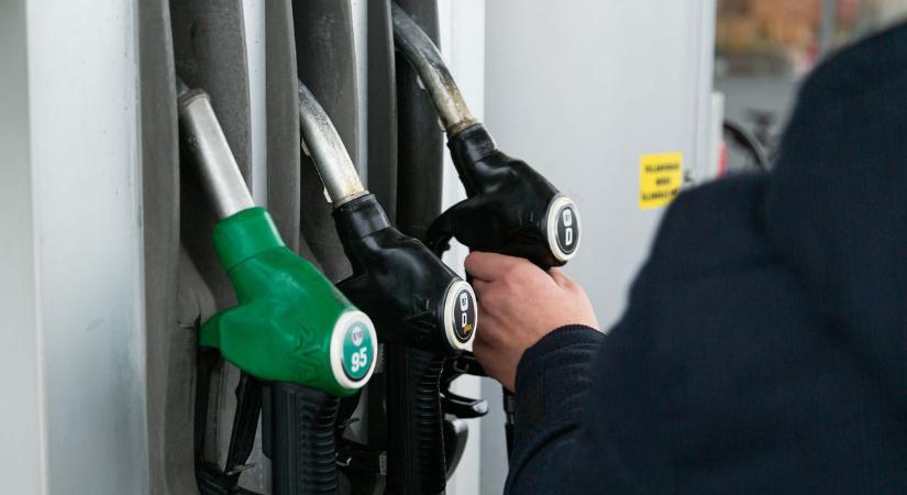 Nincs kegyelem az autósoknak: nagypénteken ismét változik az üzemanyag ára