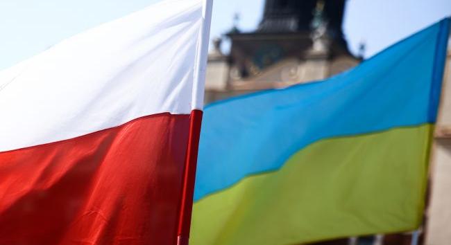 Lengyelország forradalmi változásokra készül az ukrajnai menekültek támogatásában