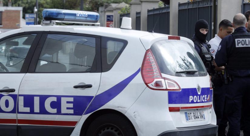 Előállítottak egy 17 éves gyanúsítottat a francia középiskolák elleni merényletfenyegetések miatt