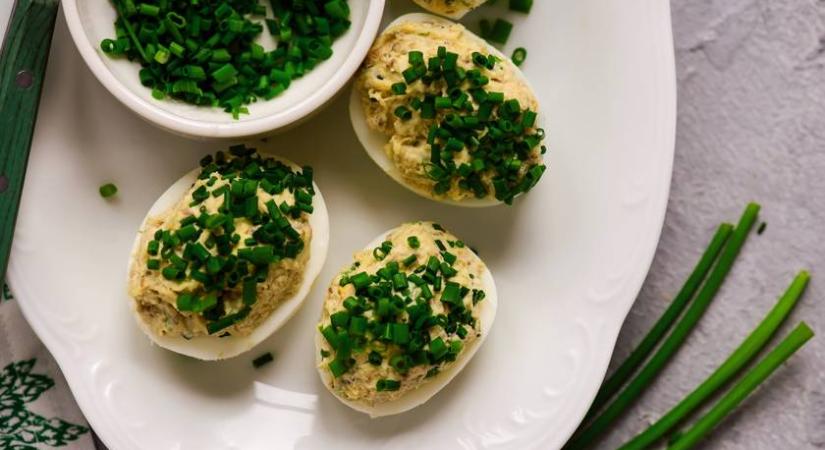 Majonézes krémsajttal töltött tojások: sonka mellé nem is kell finomabb