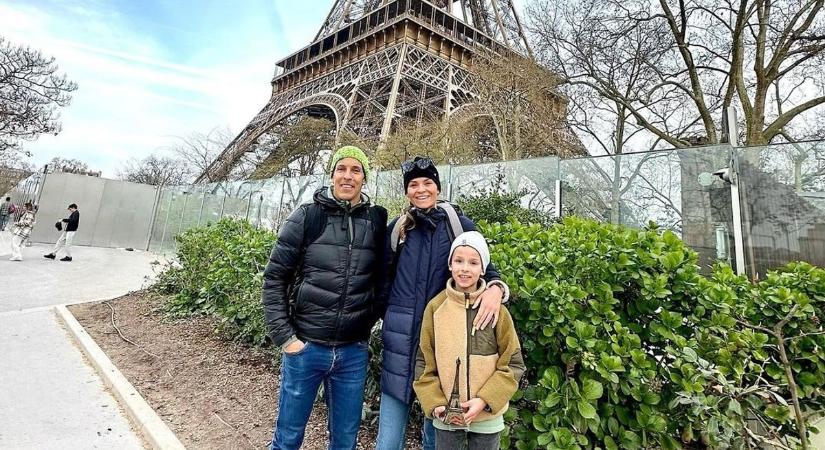 Párizsban járt családjával Debreczeni Dóra