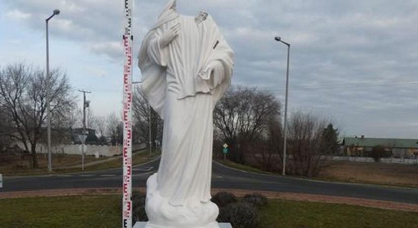 Vádemelést javasolnak a dunavecsei szoborrongáló ellen