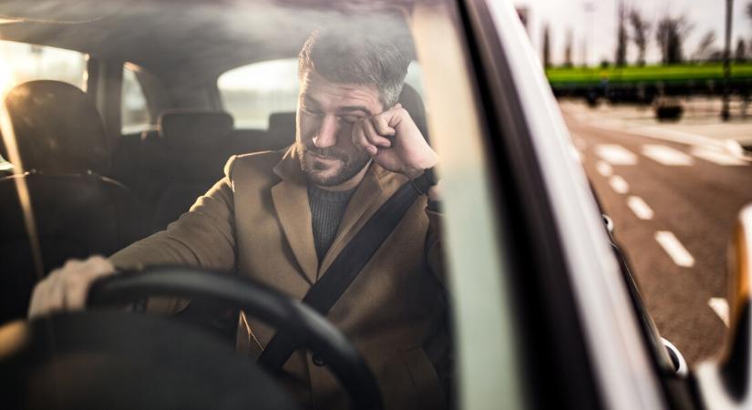Életveszélyt jelenthet a sofőrökre a mikroalvás