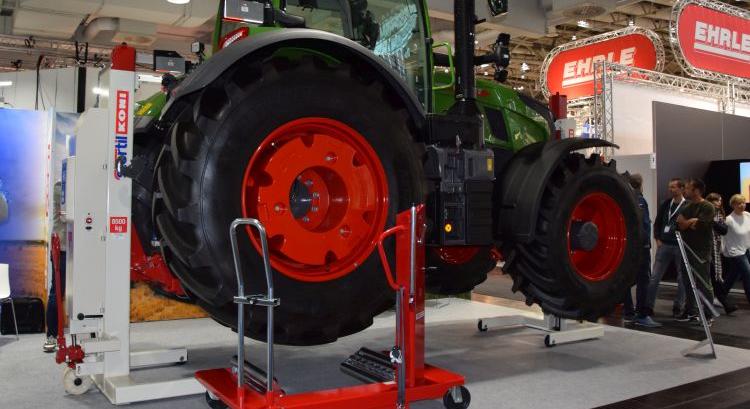 Holland mobil oszlopos emelő traktorokhoz, önjáró gépekhez
