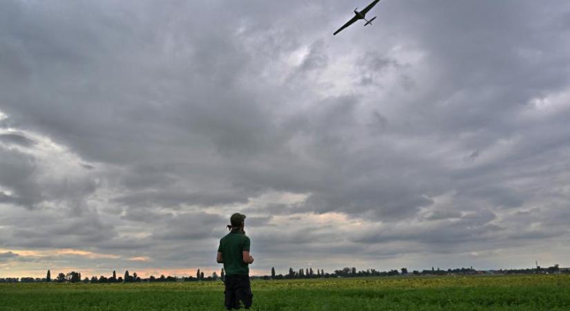 Újabb drón roncsait találták meg Romániában, egy mezőgazdasági területen
