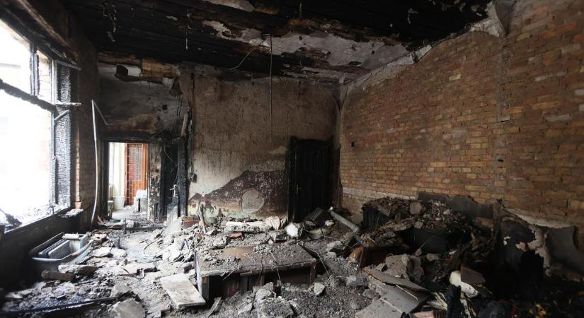 Visszatérhettek a lakók a a péntek hajnalban tűz miatt kiürített lágymányosi társasházba