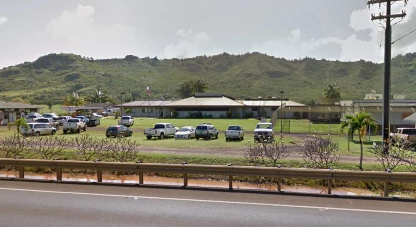 Egy hawaii börtönből megszökött egy rab, de azonnal elgázolta egy autó