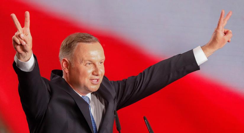 Lengyelországban törvényt módosítottak, hogy recept nélkül lehessen venni esemény utáni tablettát, de az elnök megvétózta