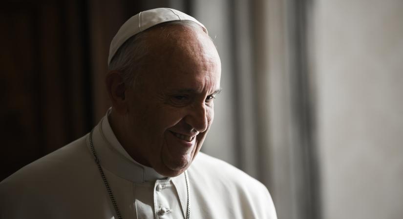 Ferenc pápa a mai világban megalázott Krisztusokról írt nagypénteken