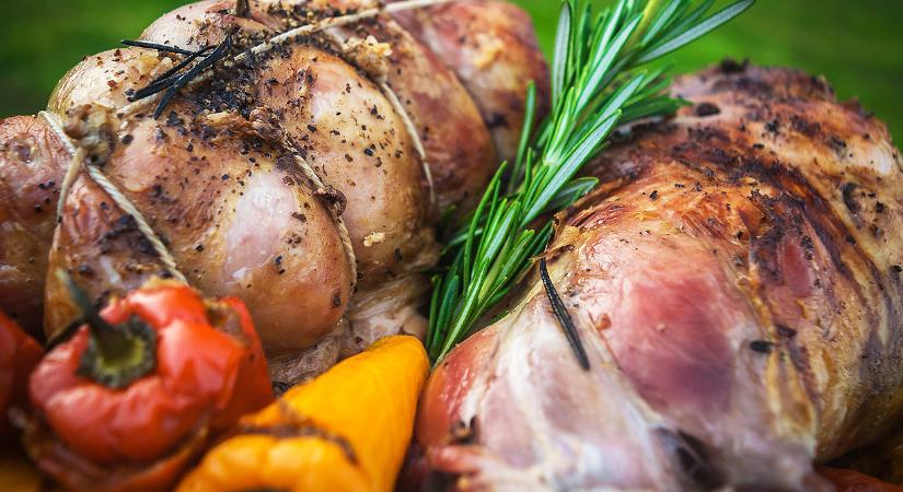 Sonka, bárány, tojás és bor: miből melyiket, melyikkel? – szakemberekkel beszélgettünk a húsvéti asztal ételeiről