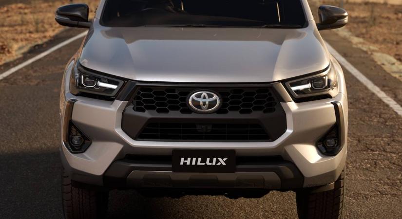 Villanyautóként is elpusztíthatatlan lesz a Toyota Hilux? 2025-ben kiderül