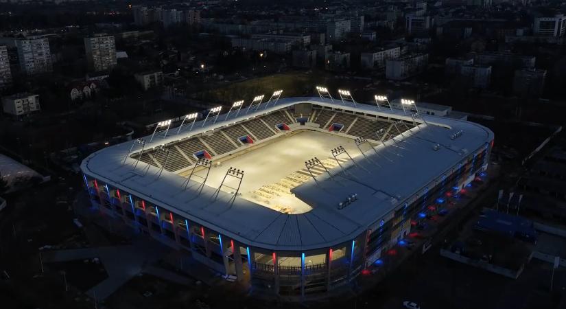 Megtartották a Nyíregyházi Stadion első fénypróbáját - VIDEÓ