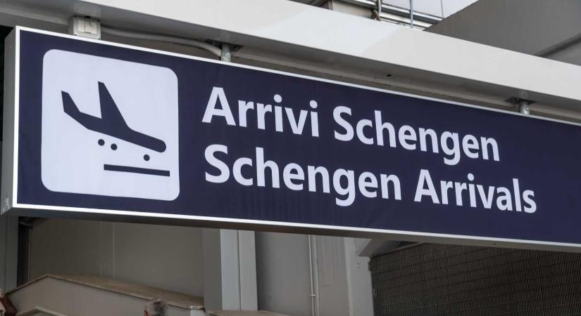 Emlékeztető: vasárnaptól Románia és Bulgária is a schengeni övezet része, de a határnyitás csak részleges