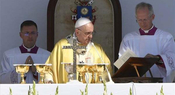 Húsvétkor az egoizmus és a közöny gumifaláról beszélt Ferenc pápa