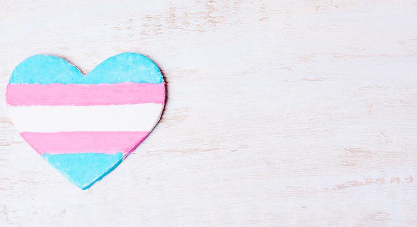 Kiborultak Trumpék, amiért idén egybeesik a transznemű világnap és a húsvét