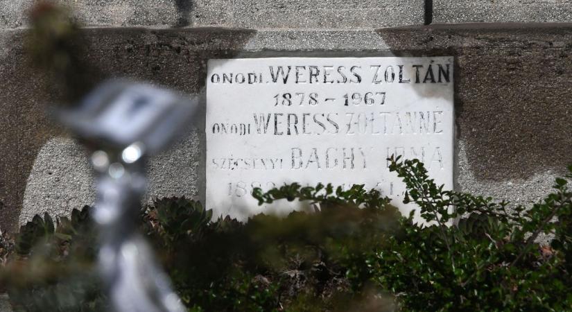 Valaki járt a hajókatasztrófa túlélőinek szolnoki sírjánál, még láthatók a nyomok - galériával