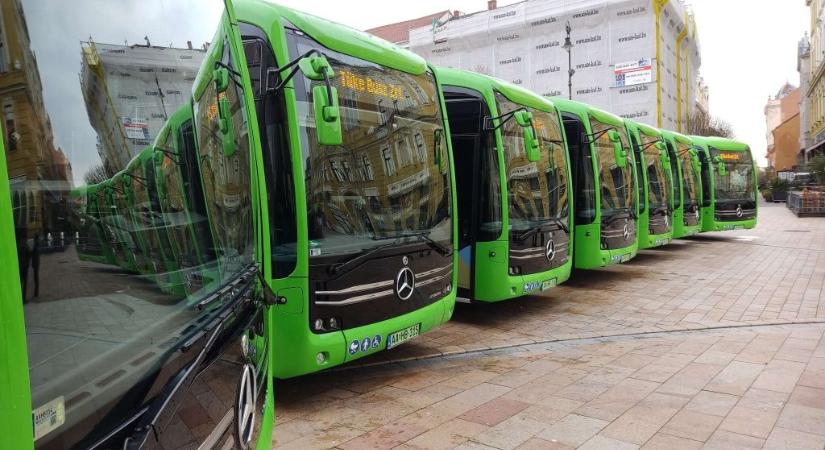 Ingyenes buszok közlekednek a reptérre Pécsett
