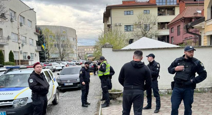 Rendőrt bántalmazott egy férfi Ungváron
