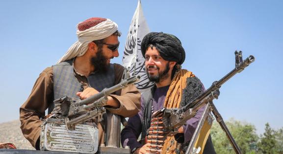 Megerősítették az afganisztáni tálibok, hogy amerikai állampolgárokat vettek őrizetbe