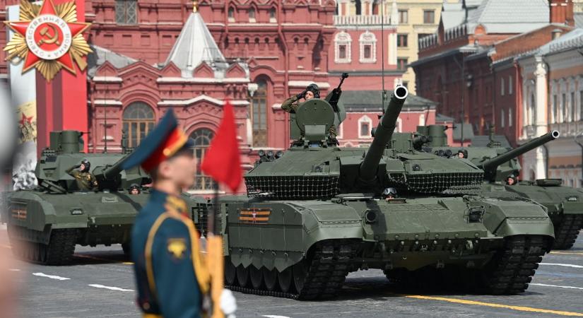 Hadrendbe állt a legkorszerűbb orosz tank, de mire menne Ukrajnában?  videó