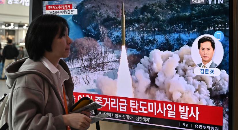 A Japán-tengerben végezte Kim Dzsongun ballisztikus rakétája
