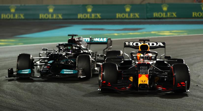 F1: Hamilton megbékélt az „elrabolt” bajnoki címmel