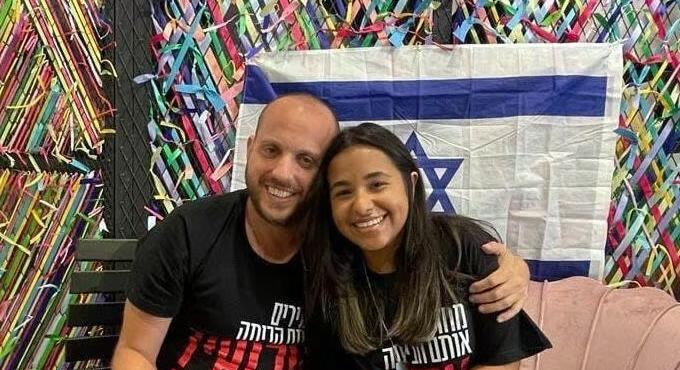 „Közétek tartozom” – betér a zsidóságba a Hamász mészárlásának panamai túlélője