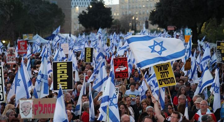 Az előre hozott választásért tüntettek Izraelben