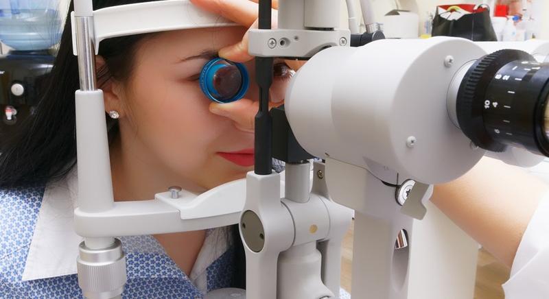 Műlencse műtét vagy lézeres látásjavítás – Mik a fő különbségek?
