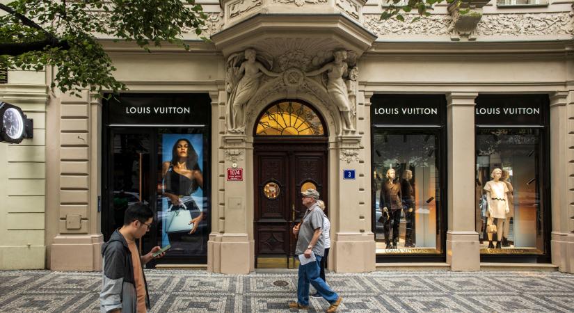 Brutális négyzetméterárak mellett árulnak egy Louis Vuitton üzletet