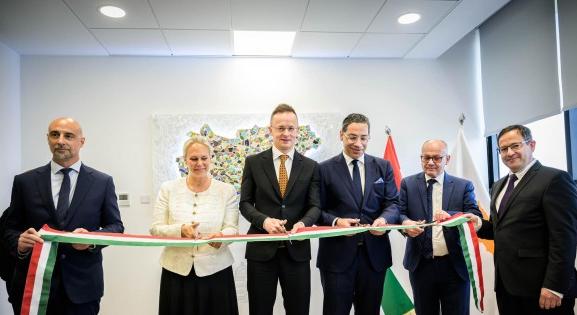 Korábbi offshore paradicsomban nyílt meg újra a magyar nagykövetség