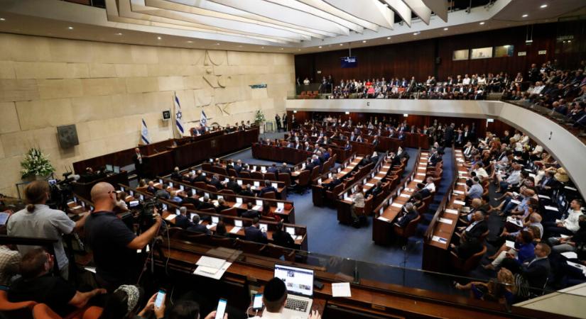 Izraelben elfogadták a külföldi tévécsatornák betiltását engedélyező törvényt