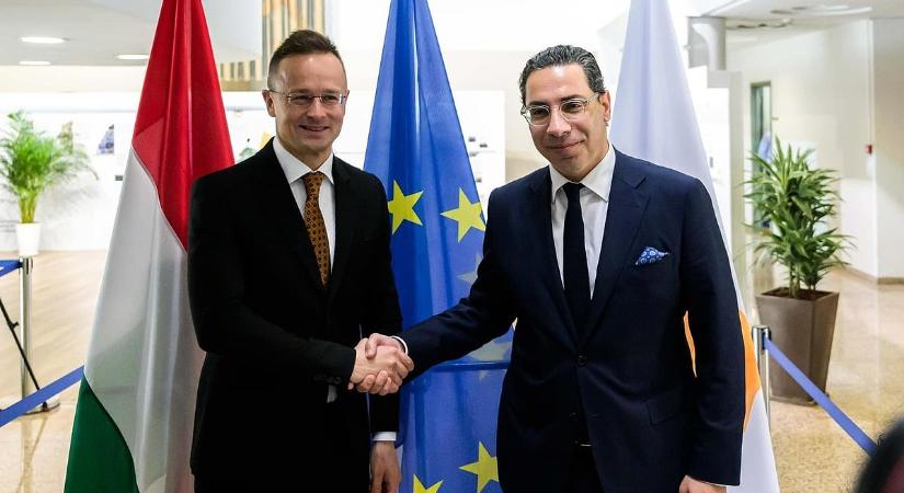 Ciprussal karöltve ellenzi Magyarország az EU felosztását