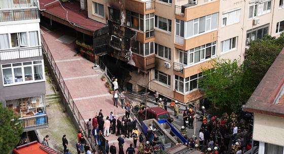 Sokan meghaltak, amikor tűz ütött ki egy isztambuli szórakozóhely felújításakor