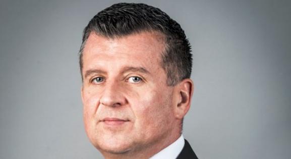 Mészáros Lőrinc ügyvédje zsíros közbeszerzést nyert Navracsics Tibor minisztériumánál