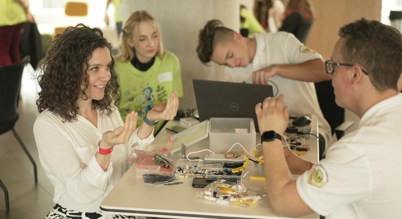 Spór-sapi, Class bot, robokuka – ezekkel a digitális megoldásokkal építenének fenntartható jövőt a Vodafone Alapítvány Zöld kód pályázatának diák döntősei
