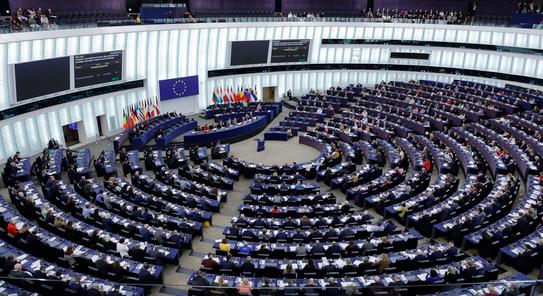 Népszava: A fideszes EP-lista befutó helyeinek legalább a felén új jelöltek indulnak