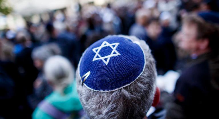 „Elegünk van!” – tele lett a hócipője a hollandiai zsidóknak