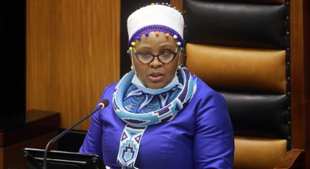 Benyújtotta lemondását a dél-afrikai parlament korrupcióval gyanúsított házelnöke