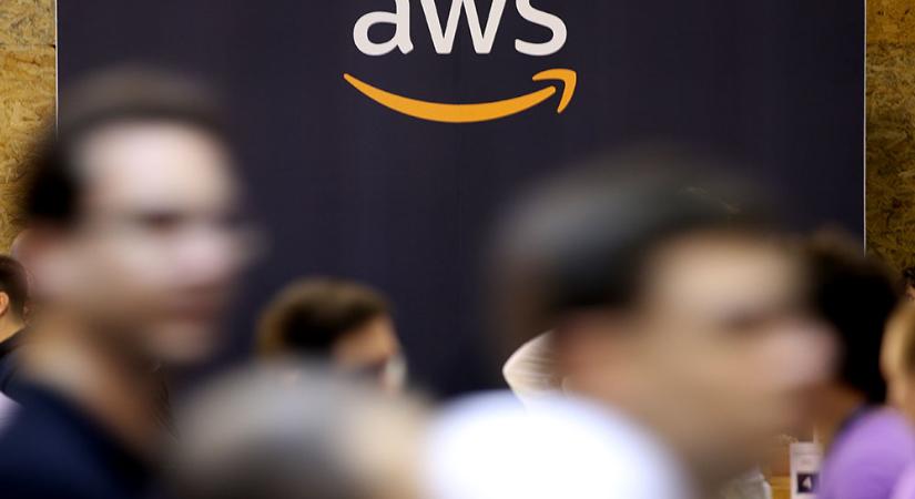 Az Amazon ingyenes kreditekkel csábítja az MI-startupokat
