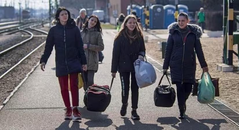 Több mint kilencezren érkeztek Ukrajnából szerdán, 32-en maradnak nálunk