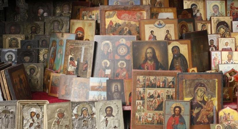 Vádat emeltek az ikonokban Oroszországba csempészett robbanóanyagok ügyében