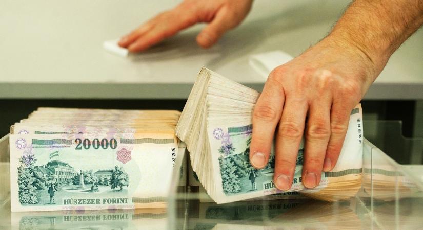 Ezerhétszázmilliárd forintot menekítettek külföldi bankokba a magyarok