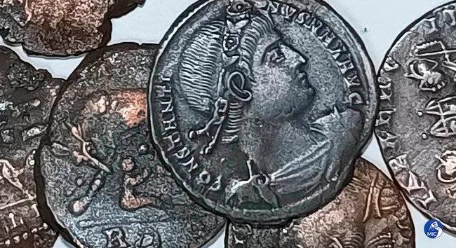 Egy búvár 30.000 meglepően jó állapotú rónai érmét találtak az itáliai tengerpart mellett